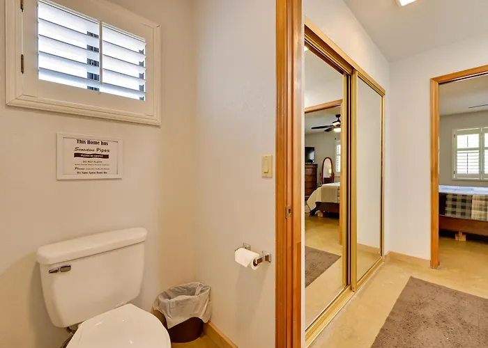 Near Hiking: Creekfront Valley Retreat Holiday home *