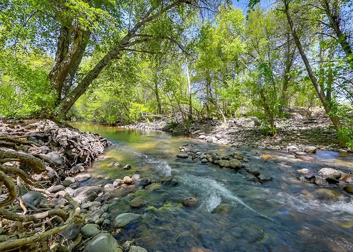 Holiday home Near Hiking: Creekfront Valley Retreat *