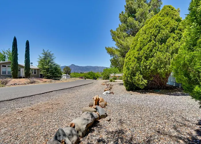 Near Hiking: Creekfront Valley Retreat Camp Verde